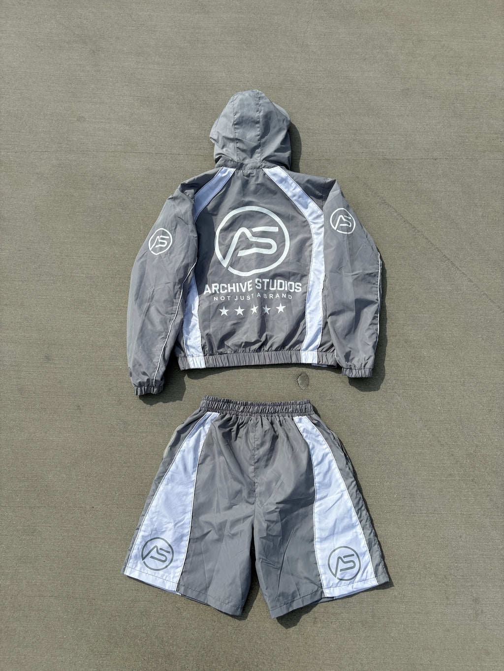 Graphite Interstate 26 Windbreaker Set